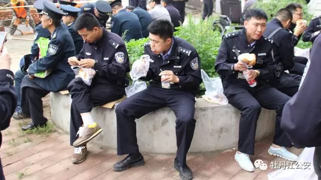 深夜食堂中的警察,警察的深夜食堂