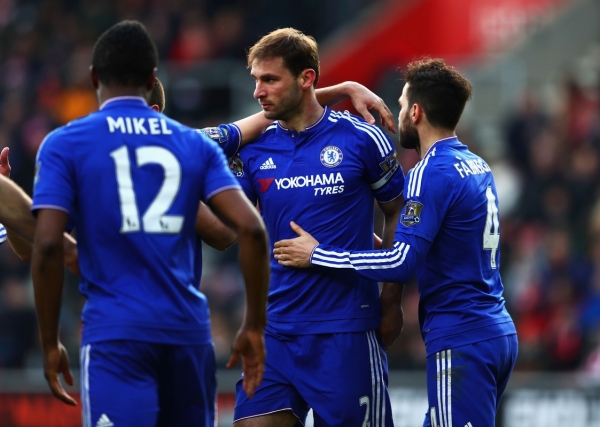 小法和皮尔洛长传球,gif首开纪录莫伊塞斯右脚抽射破门