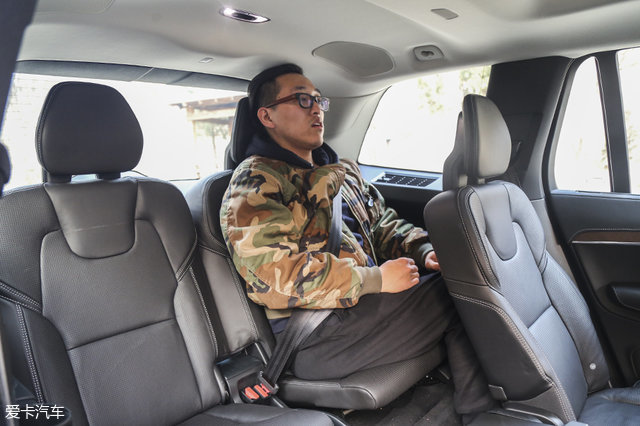 大众途锐对比沃尔沃xc90,大众途锐越野测试xc90