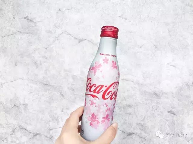 为什么可乐有时候喝的味道不一样,可乐是什么香味的