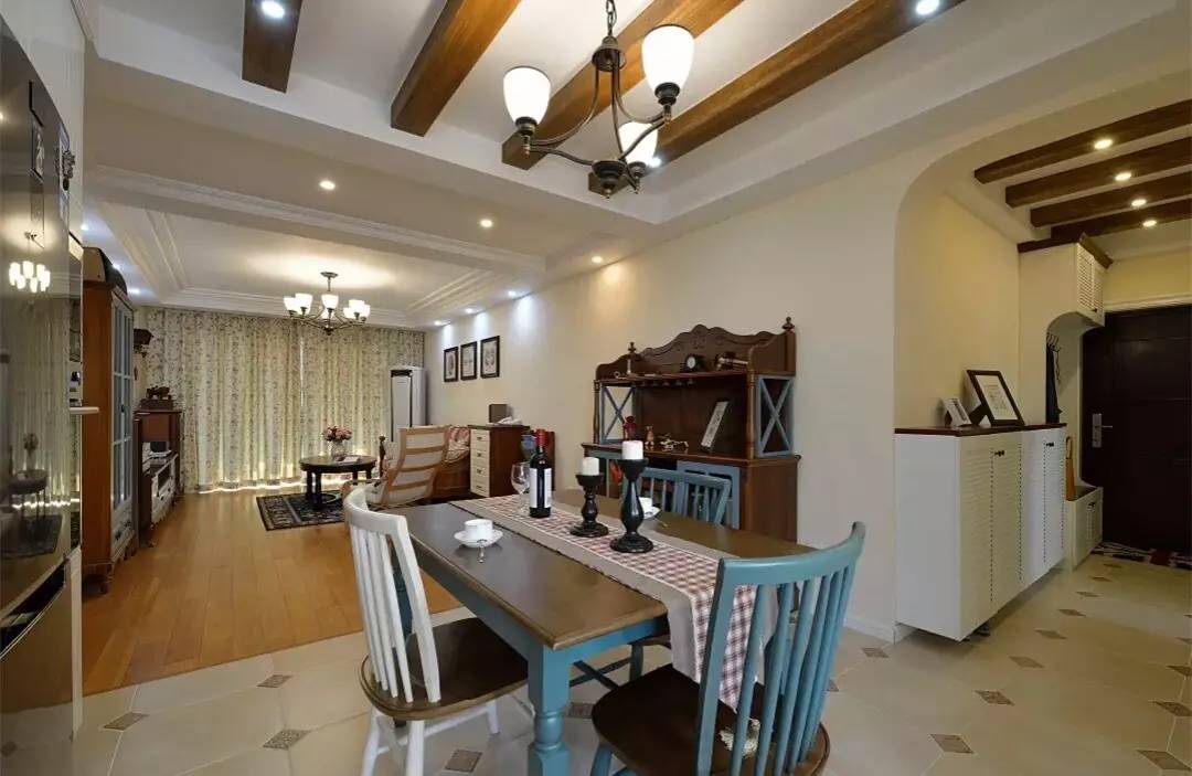 餐桌上盖一条布实用吗,为什么餐桌上要铺一块布