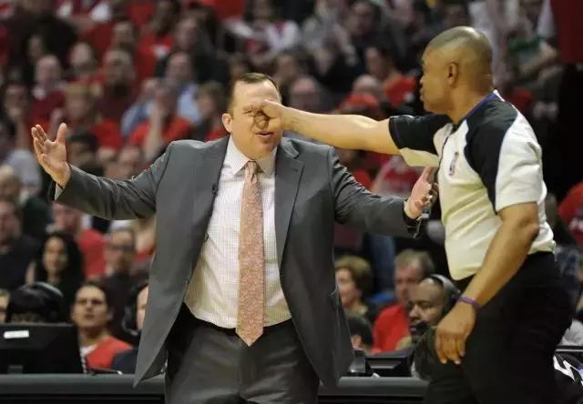 理性讨论:NBA联盟是否真的存在主场哨、黑哨?真相让人惊讶!