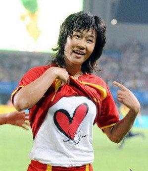 不知你是否还记得这位女足射手，曾经入围世界足球小姐候选，如今是天津权健老总助理