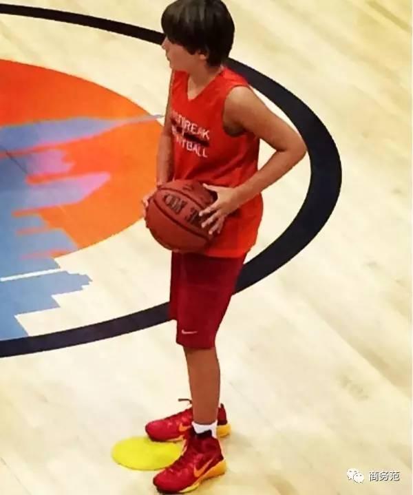 川普小儿子最新视频,川普12岁儿子