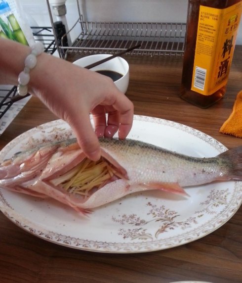 宝宝吃清蒸鲈鱼正确做法,宝宝清蒸鲈鱼2岁