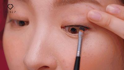 手残星人的自我救赎，从此眼线不求人