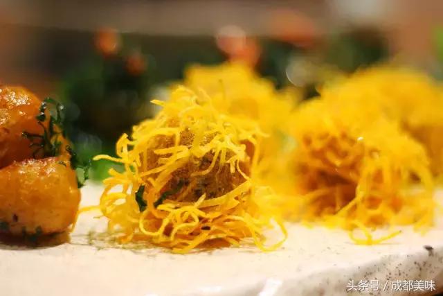 硬是歪得起飞！这家店包含四季，还扬言要吞吐万物！