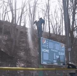 这个底下是铺的什么，感觉踩上去很舒服