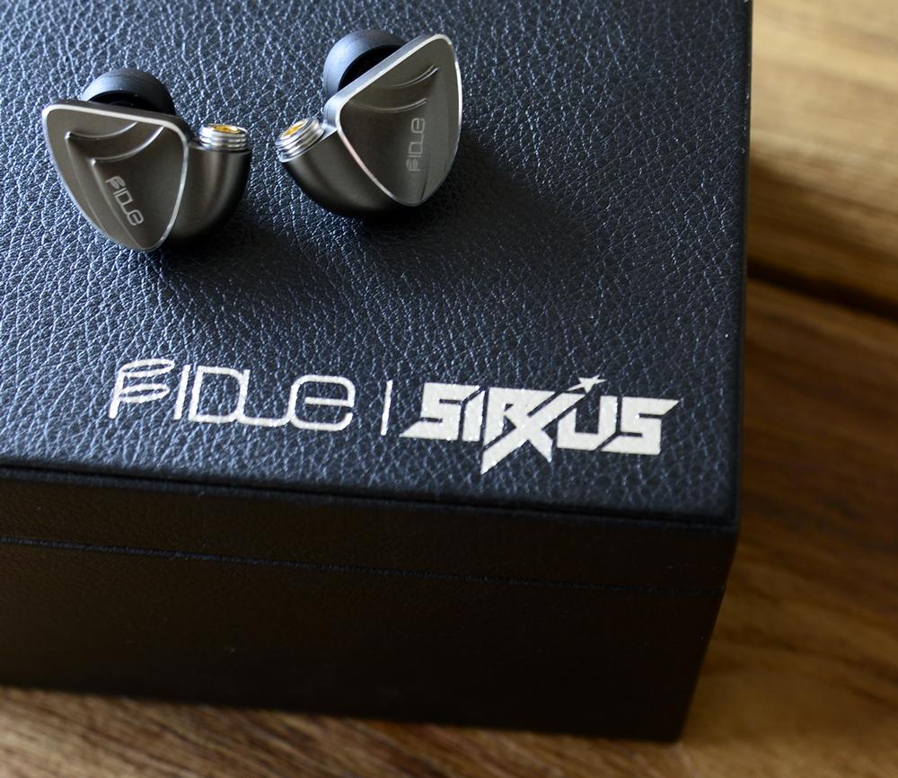 给手机选择什么价位的耳机合适,5000块钱左右的耳机