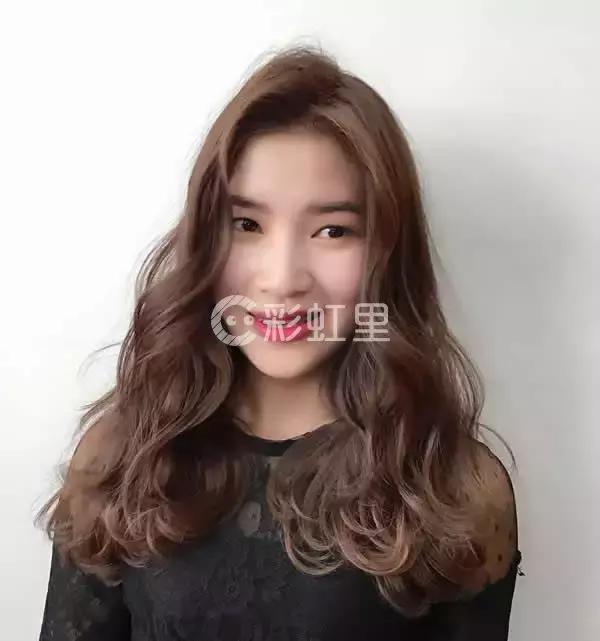 发量多中长发适合什么发型可爱风,发量少2020流行发型中长发减龄