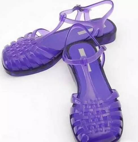 香奈儿2003的经典款凉鞋,香奈儿凉鞋值得买吗