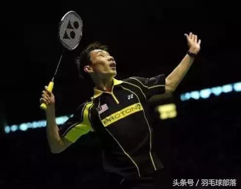 羽毛球高远球打不远练什么部位,为什么羽毛球高远球打不到后场