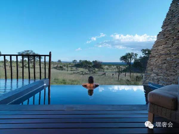 不会游泳怎么下海玩,不会游泳如何在泳池健身