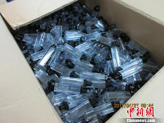 浙江捣毁假冒伪劣化妆品,浙江警方破获假冒化妆品案