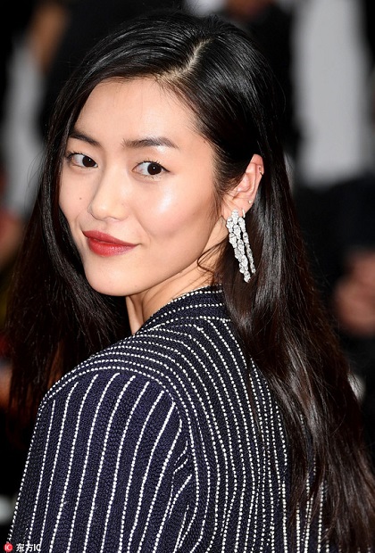 底妆零毛孔不是梦，刘雯教你万能气垫*法大**