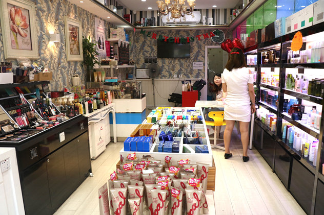 鏈堥攢40涓囩殑灏忓簵,40骞冲皬搴楄惀涓氶杩囦竾