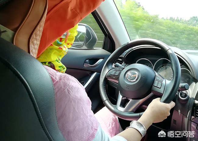 15日旅游精选:高颜值实拍!河北这个山顶足球场火了