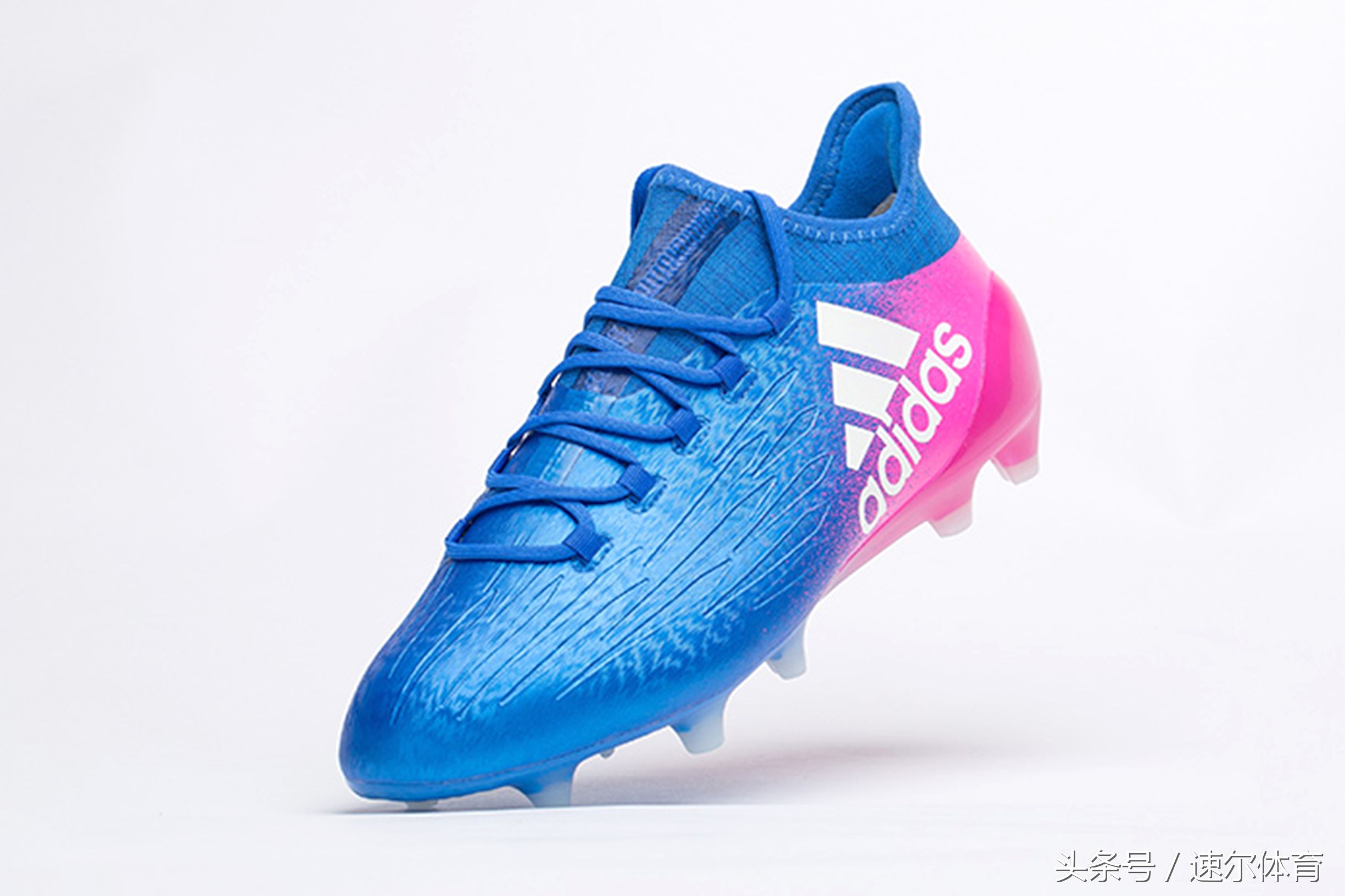 五百元性价比超高高帮足球鞋推荐,500块能买什么顶级足球鞋