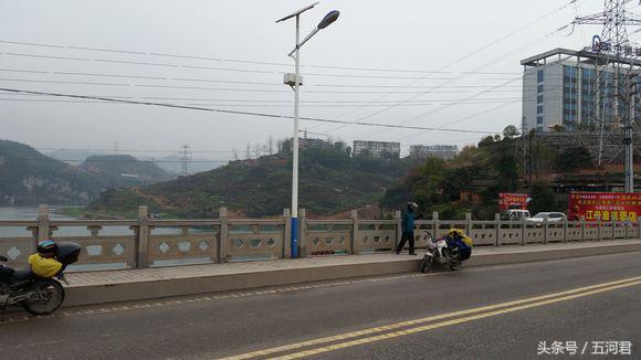 骑着雅马哈踏板摩托车周游世界,骑雅马哈天剑125回家