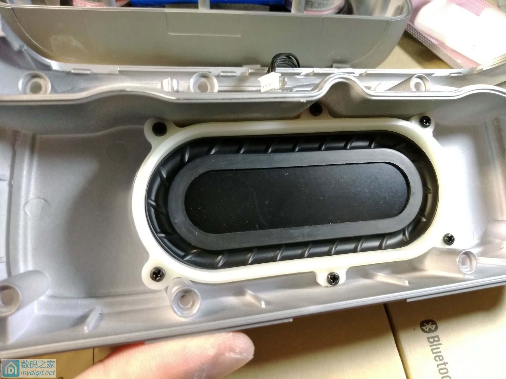 小霸王d50蓝牙音箱拆解视频,比小米更好的音响
