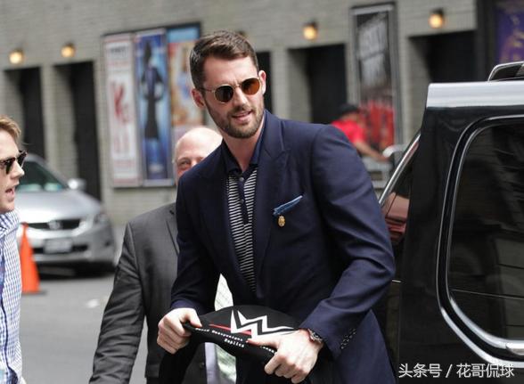 詹姆斯西装穿搭合集,nba詹姆斯炫酷图片大全