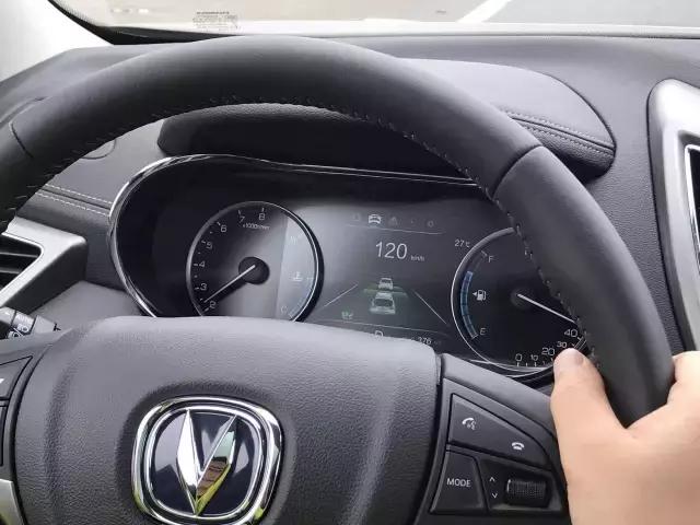 长安cs75尚酷版锋享型试驾,17款长安cs751.5t尚酷型油耗怎样