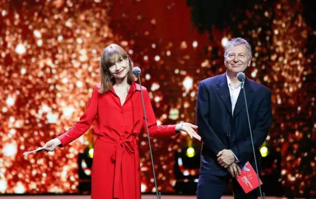 黄渤拿下金爵影帝,金爵奖黄渤黄晓明