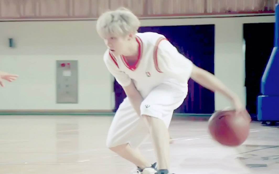 鹿晗刚出道时颜值有多惊艳,鹿晗颜值不输时代少年团