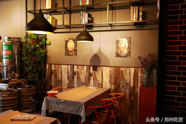 几个意思?去郑州南阳路吃海鲜,服务员你把菜倒桌上就跑?