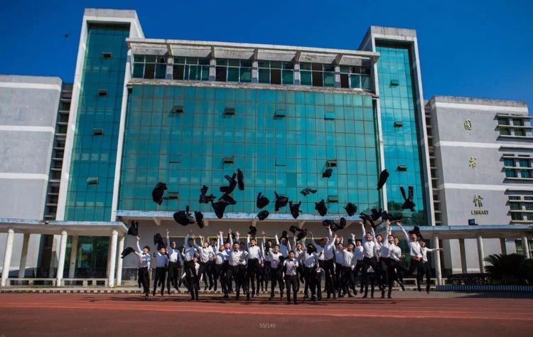 关于上栗中学,江西省上栗中学