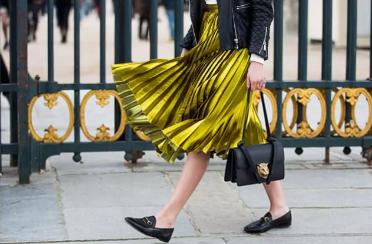 这个夏天你一定要有的连衣裙,夏天穿什么样的百褶裙好看