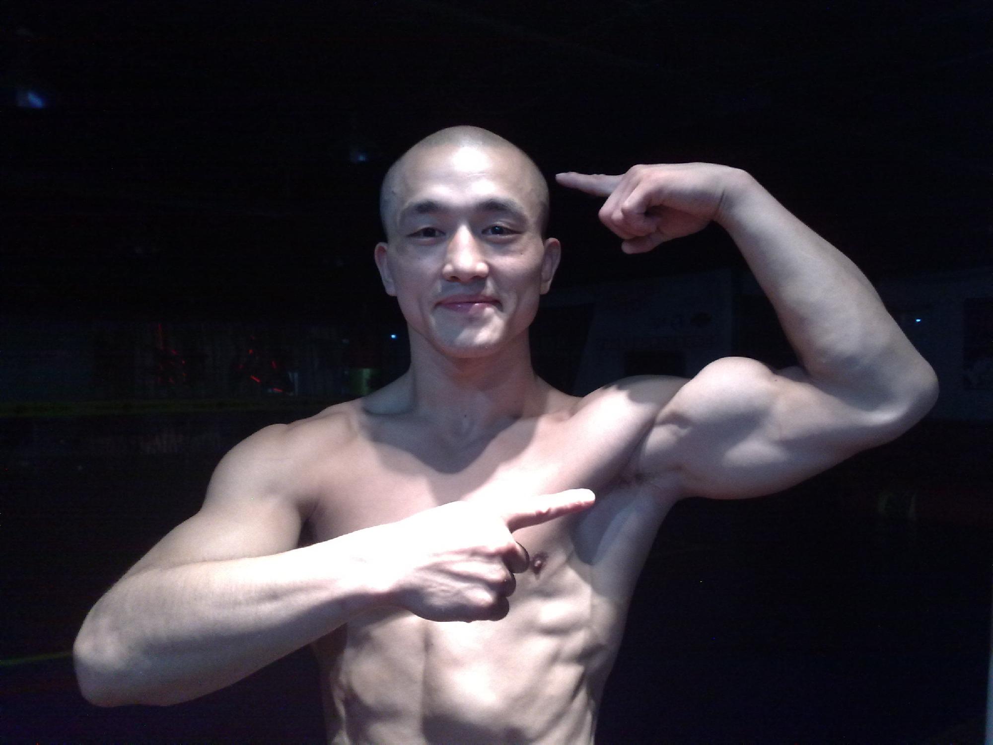 中国自由搏击第一人邱建良,邱建良铁英华最新比赛ko位宁辉