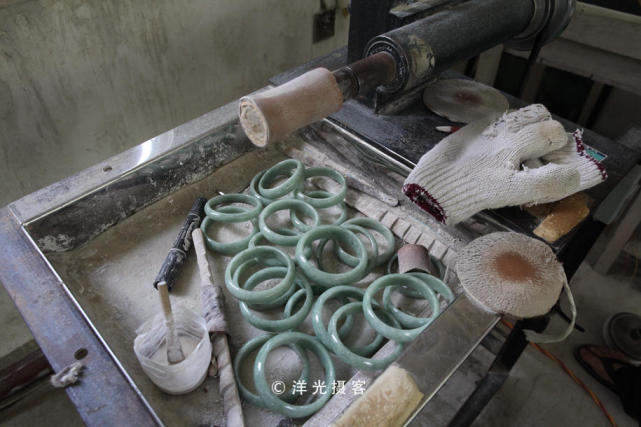 芒市最大玉石交易市场,瑞丽都有哪三大玉器市场