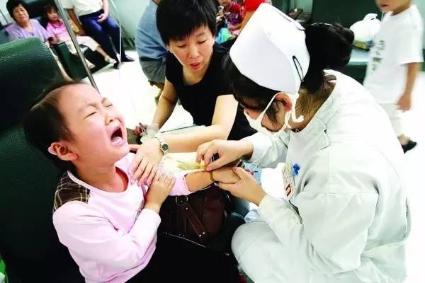 孩子拉肚子止泻小妙招中药,孩子拉肚子止泻怎么推拿