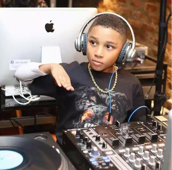 开挂的一家人动漫,开挂的一家人漫画