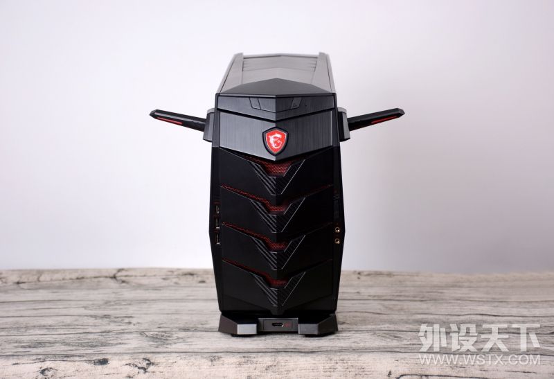 这才是游戏手机该有什么样的样子,微星宙斯盾钛3主机