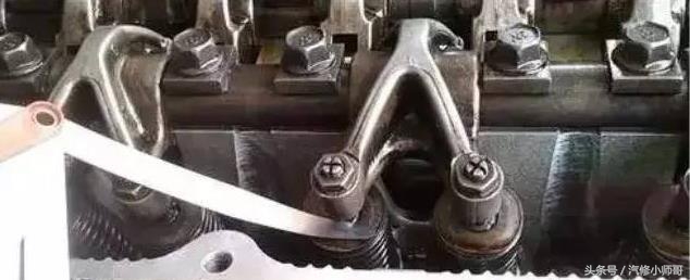 气门间隙调整视频教程,请简述气门间隙的调整方法