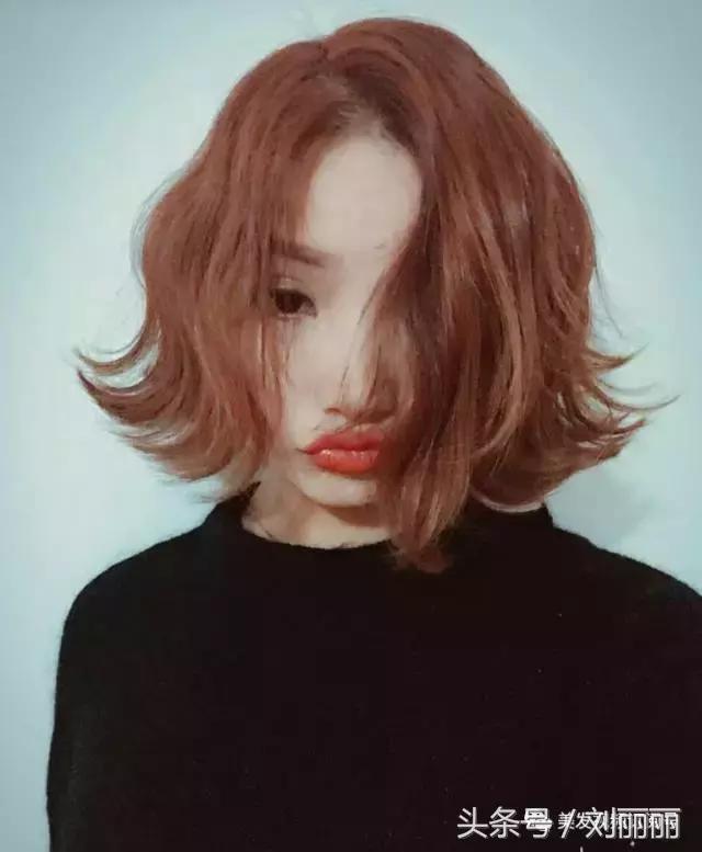 今年流行的发型中发,今年流行新式发型