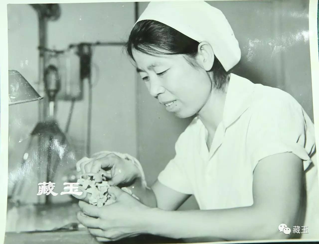 老照片旧时光带你看40年代的北京,七十年代的北京玉器厂