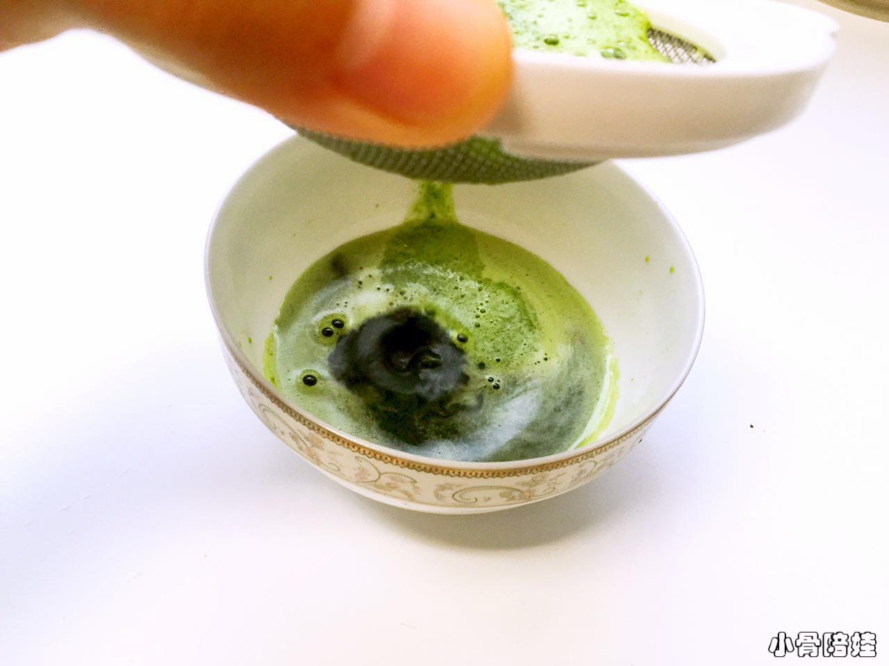 宝宝彩色手擀面的做法,纯手工手擀面制作过程