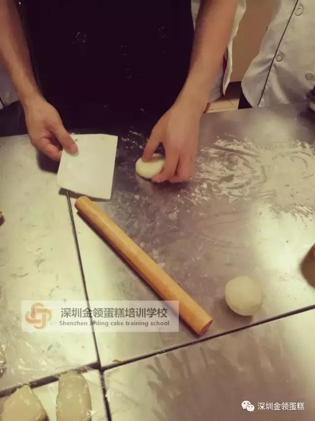 学西点好吗?有前途吗?让我们的伙伴们告诉你答案吧~|深圳学蛋糕|深圳蛋糕培训学校|深圳五大蛋糕学校|