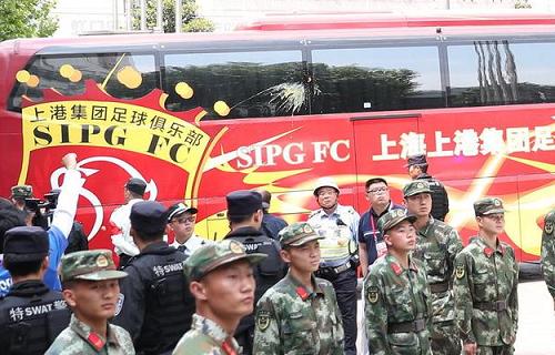 中超最新积分榜上海双雄受挫,中超十大冲突名场面