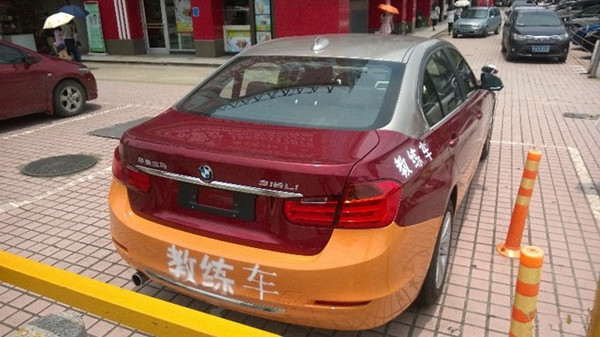 给你敢开吗？驾校的奔驰宝马教练车，考完驾照后，自己的车都不会开了！