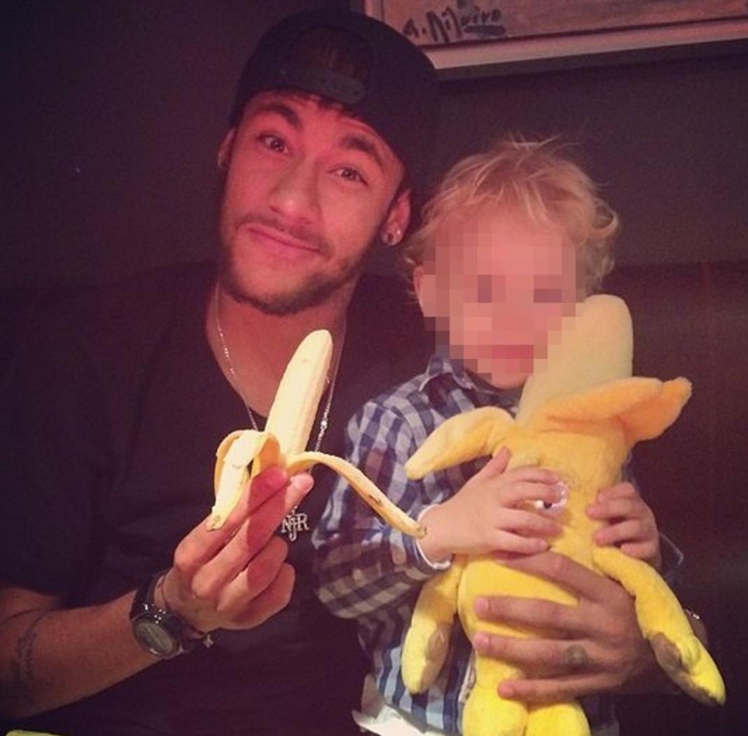 足球场上的奇葩操作,足球上的奇葩场面