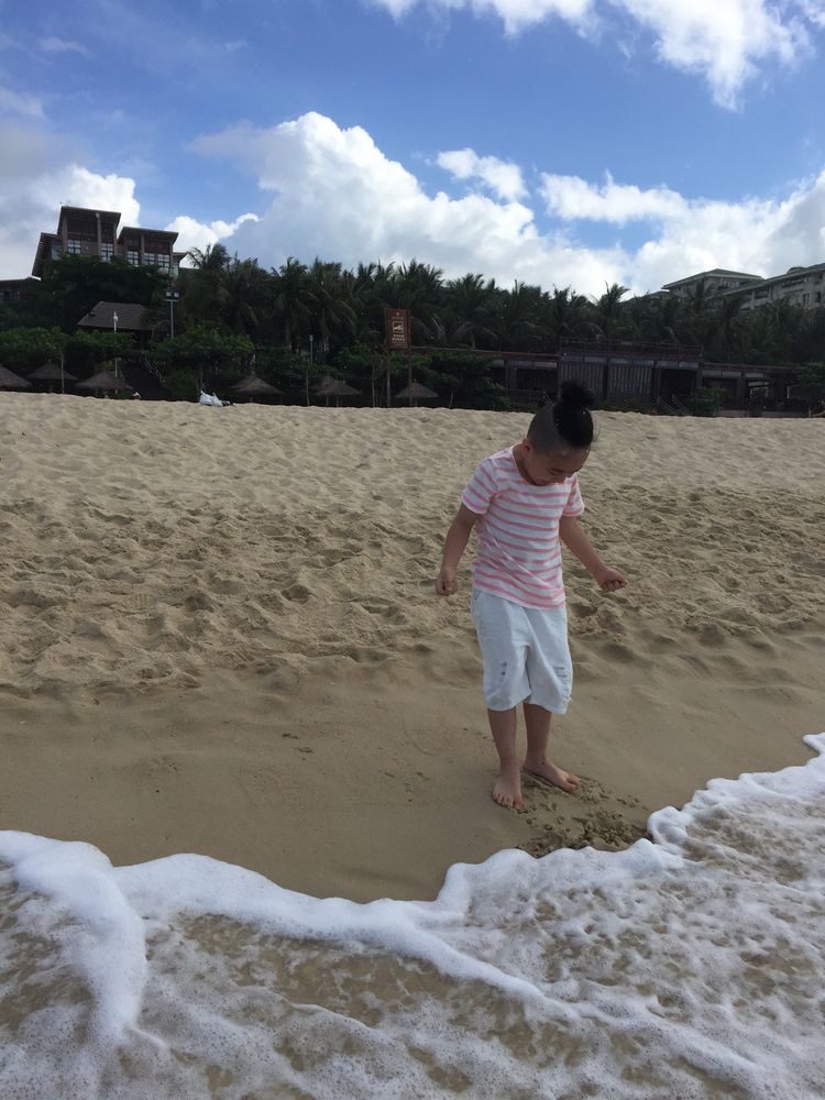 碧海蓝天亚龙湾,三亚美丽的亚龙湾