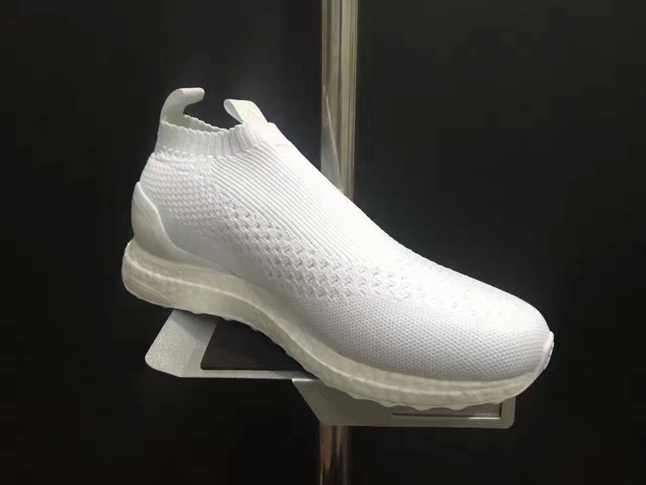 阿迪达斯boost跑鞋贝克汉姆,adidasace16.3足球鞋