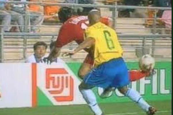 盘点内马尔10大经典任意球破门,经典足球过人集锦