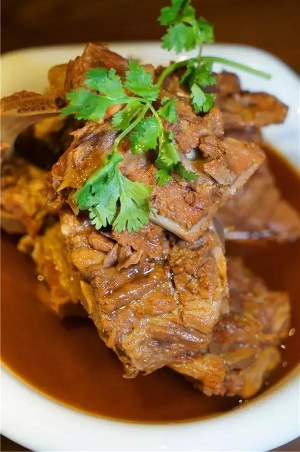 蒙眼用剪刀做面，服了！这么牛X的店居然系佛山的10年老字号！东家好吃才是硬道理！