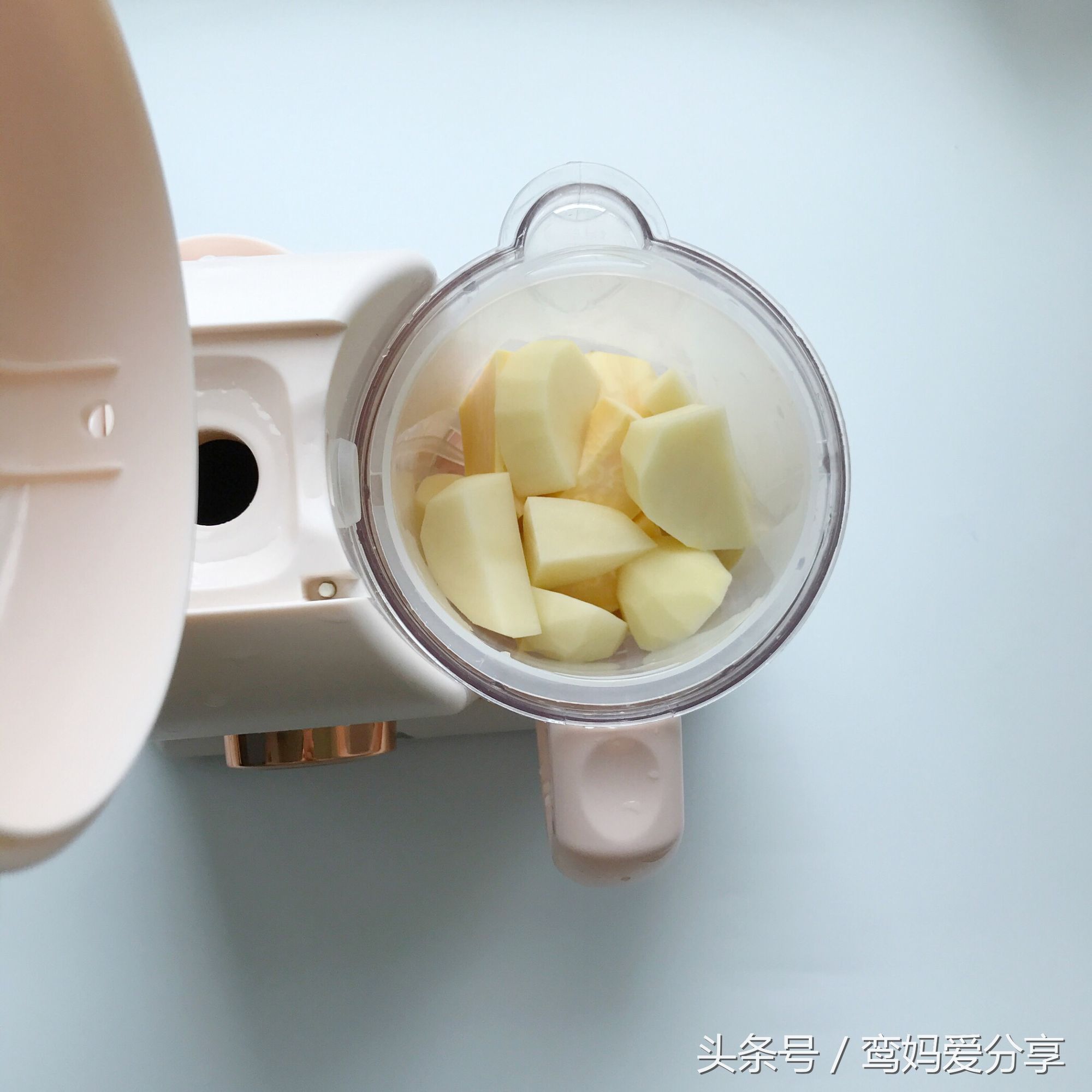 宝宝辅食土豆蔬菜饼防便秘,宝宝通便辅食玉米鸡蛋饼