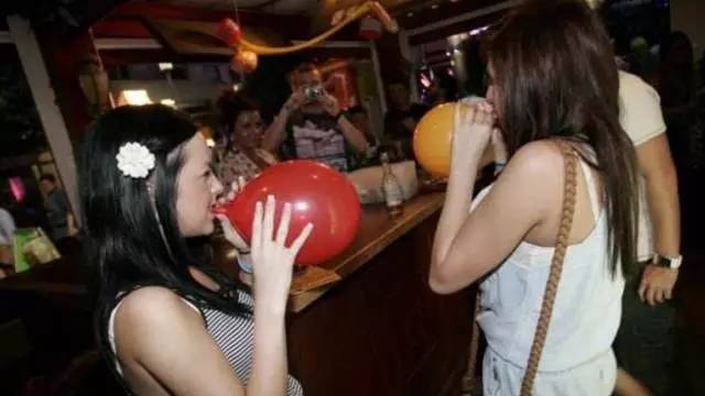 太恐怖!海外留学圈流行吸“笑气”,中国留学生吸食不久现下身瘫痪,大小便*禁失**……